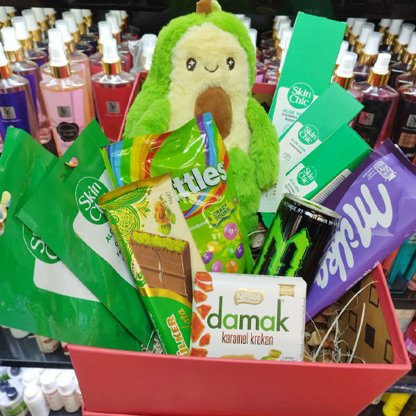 باکس هدیه و شکلات سفارشی 2/290 میلیونی