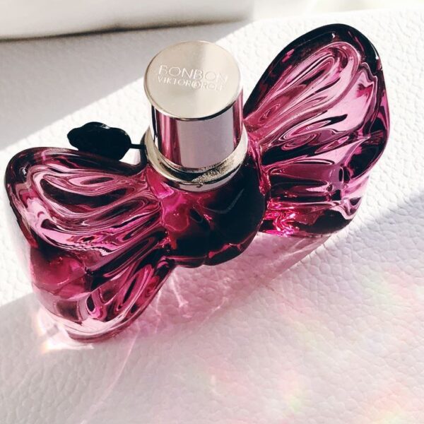 ادکلن زنانه ویکتور اند رالف مدل Bon Bon